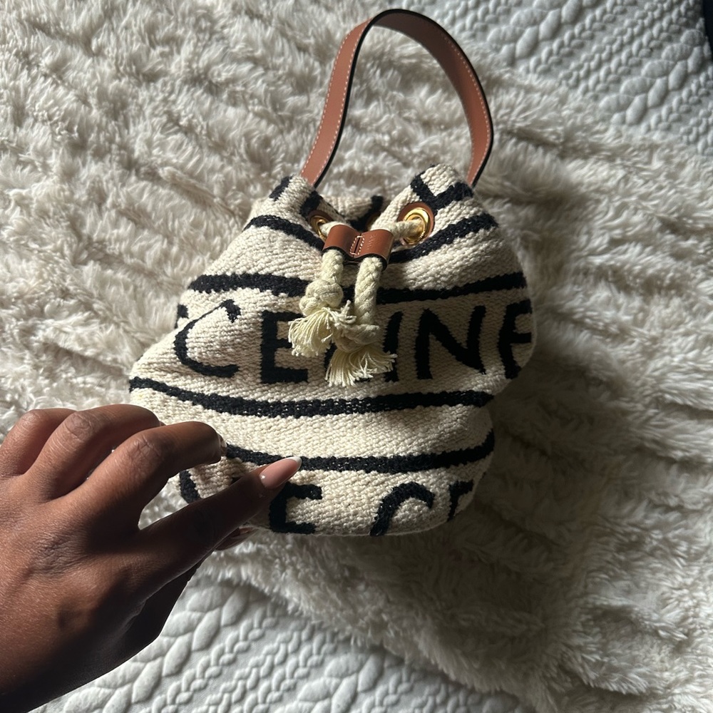 Celine bucket bag. - Picture 2 of 4